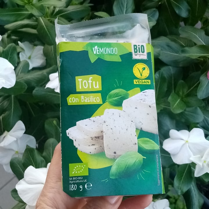 photo of Vemondo tofu con basilico shared by @valeveg75 on  12 Oct 2023 - review