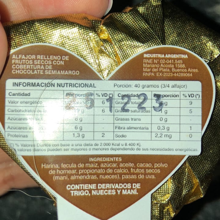 photo of Cora mdq Alfajor shared by @vegan98 on  30 Dec 2023 - review