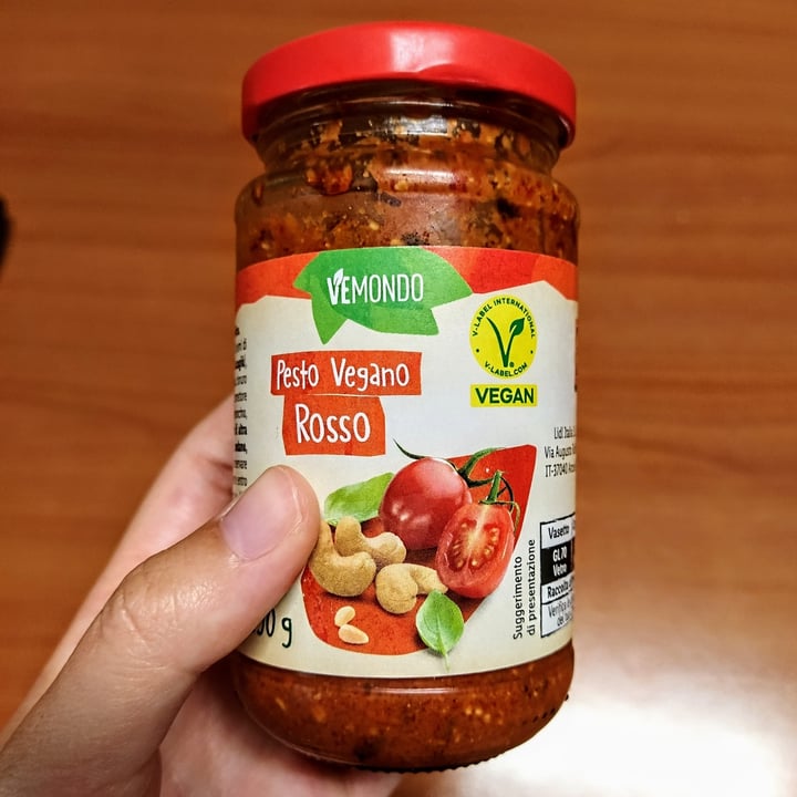 photo of Vemondo Vegan pesto rosso shared by @lidiaaguilar on  14 Sep 2023 - review