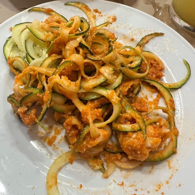 Photo of the dish “Espaguetis De Calabacin Con Pesto Rojo”
