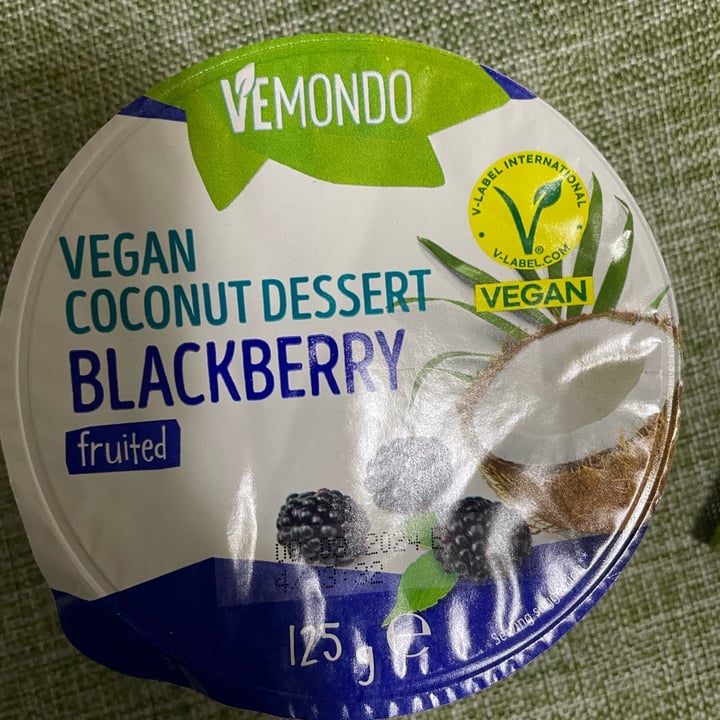 photo of Vemomdo vegan coconut dessert blackberry shared by @lendeene on  09 Feb 2024 - review
