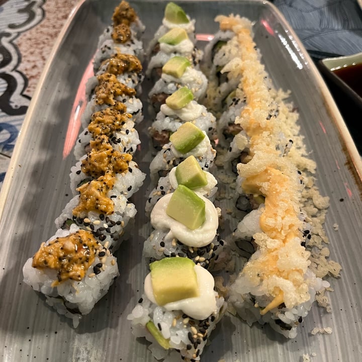 Sushi Meshi Marina di Carrara, Italy Vegan Mix Review | abillion