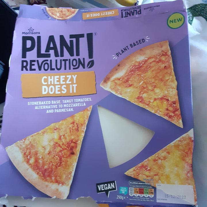 photo of Morrisons  plant revolution vegan pizza shared by @poppyveggirl on  25 Mar 2024 - review