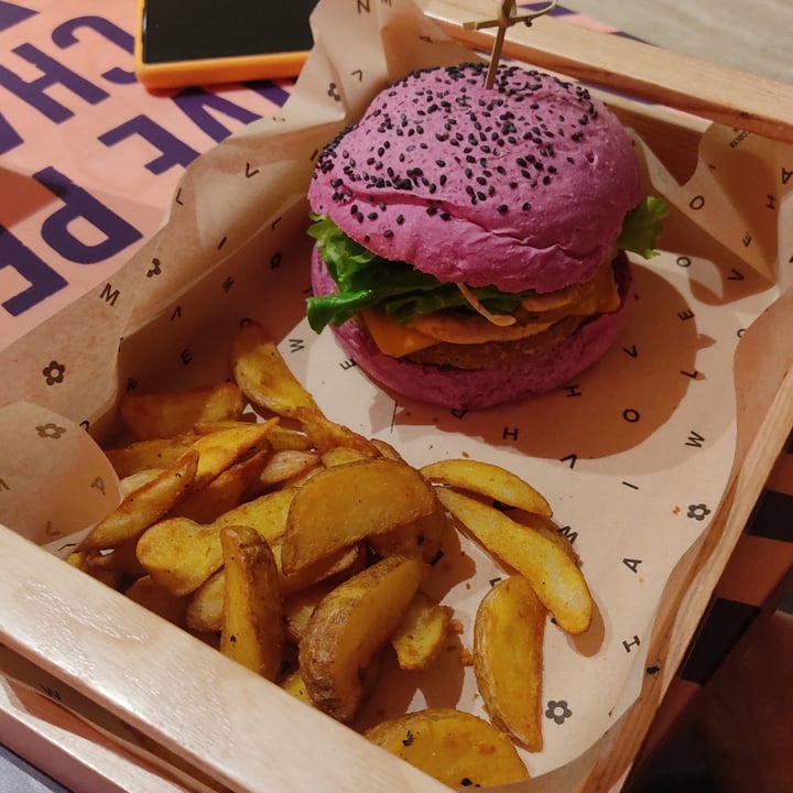 photo of Flower Burger Cherry Bomb shared by @olgalo on  31 Dec 2023 - review