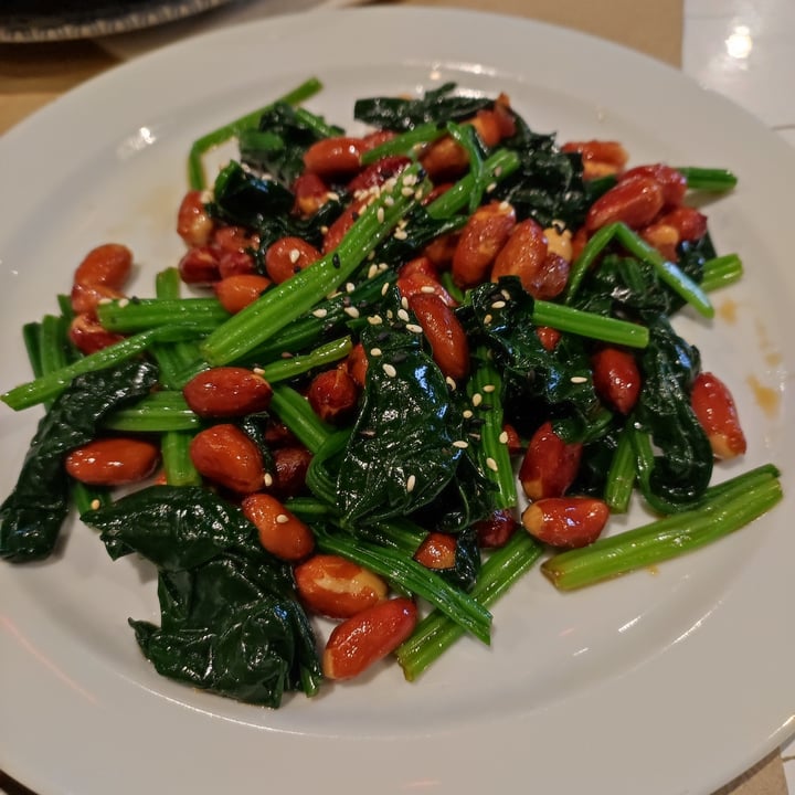 photo of Restaurante FU Casero Chino 福餐厅 Espinacas Con Cacahuete shared by @luciacev on  08 Nov 2024 - review