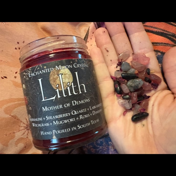 photo of Enchanted Moon Crystal Lilith: Mother of Demons candle shared by @miaomiao9991 on  08 Sep 2025 - review