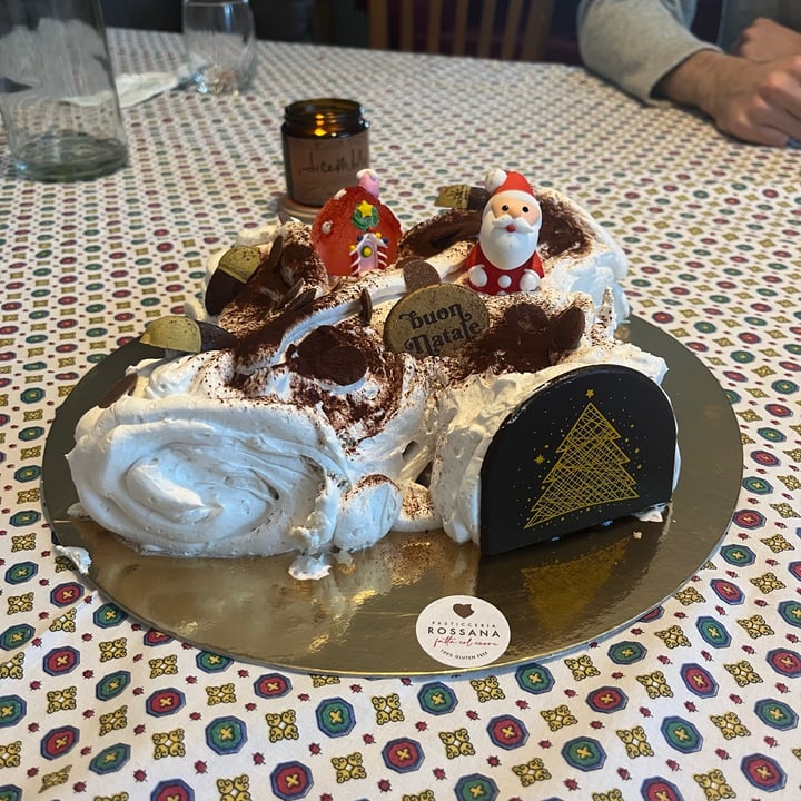 photo of La pasticceria di Rossana Tronchetto di Natale shared by @annacristaudo on  29 Dec 2024 - review