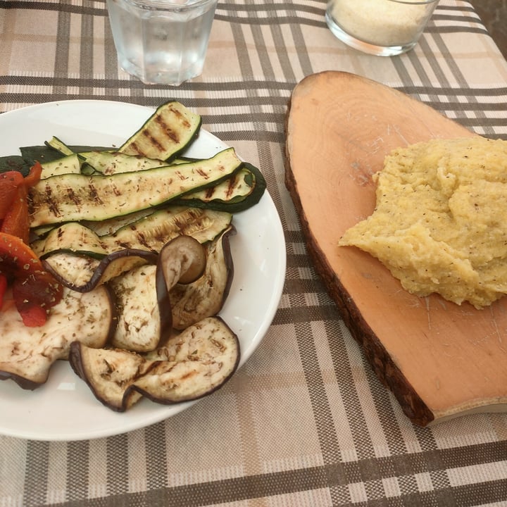 photo of Old Fox Ristorante Pizzeria verdure grigliate e polenta shared by @momosdolls on  09 Oct 2024 - review
