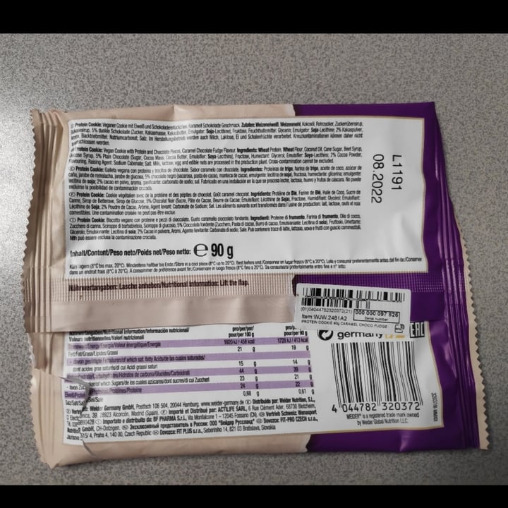 photo of Weider Cookie Protein Caramel Choco Fudge shared by @felinavegana on  12 Sep 2025 - review