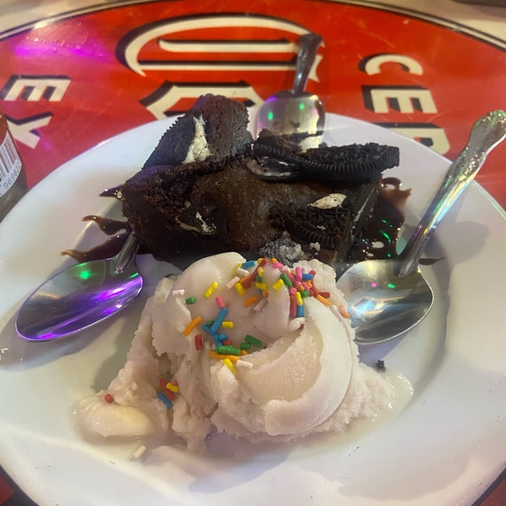 photo of Gracias Madre Taquería Vegana brownie con helado shared by @ilse on  07 Sep 2023 - review