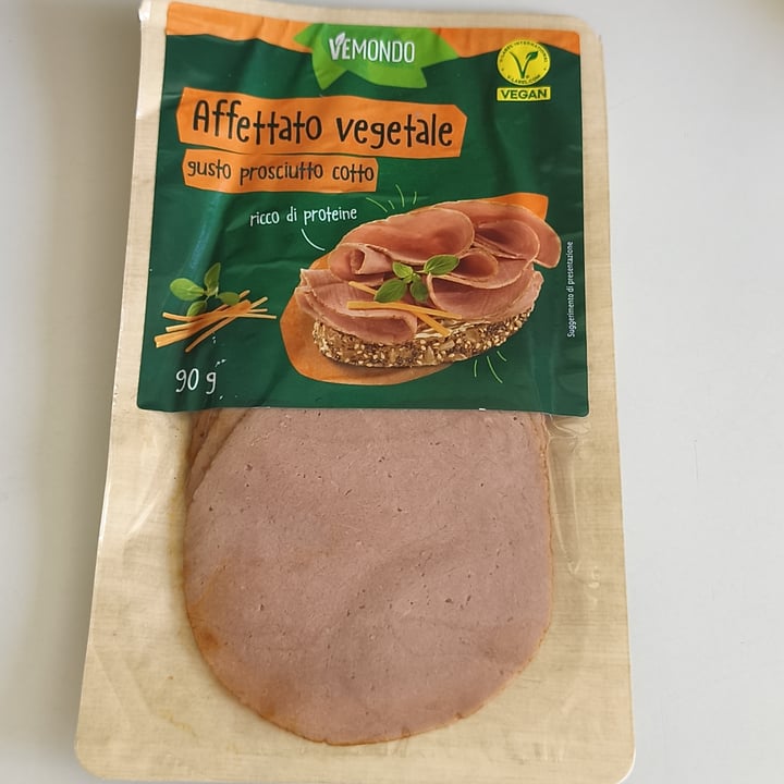 photo of Vemondo Affettato Vegetale Gusto Prosciutto Cotto shared by @alex04spagnolo on  17 Sep 2025 - review