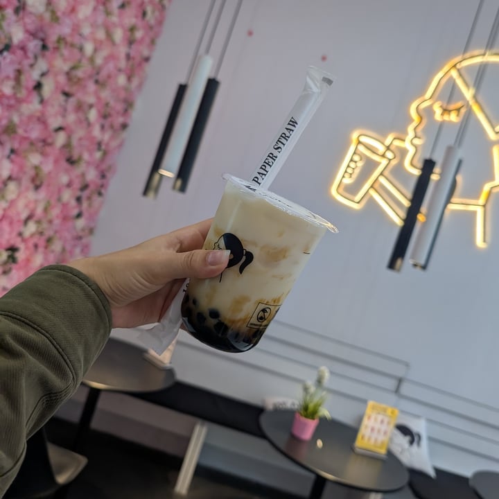 photo of BEAUTEE Köln am Rudolfplatz - BEAUTEE Concept Store Brown Sugar Bubble Milk (w/ Oatmilk!) shared by @punilu on  09 Sep 2025 - review