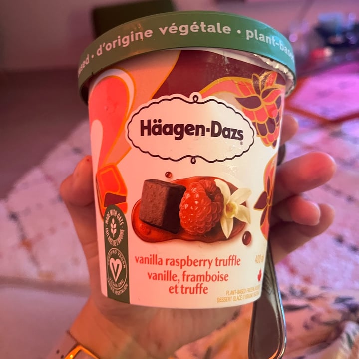 photo of Häagen-Dazs Vanilla Raspberry Truffle shared by @spearl on  20 Aug 2023 - review