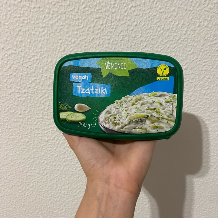 photo of Vemondo salsa tzatziki shared by @vegan_turia on  03 Jun 2025 - review