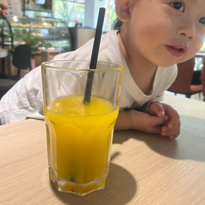 photo of GRUB freshly squeezed orange juice shared by @soy-orbison on  11 May 2024 - review