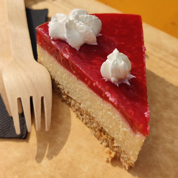 photo of Black Sheep Raw new York cheesecake ai lamponi shared by @michelanice on  23 Mar 2024 - review