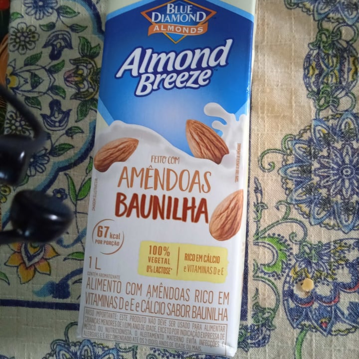 photo of Almond Breeze leite de amêndoas e baunilha shared by @karemandrade on  15 Jul 2024 - review
