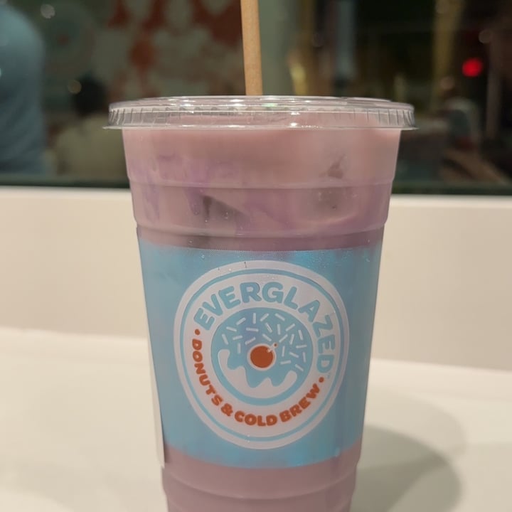 photo of Everglazed Donuts & Cold Brew Purple Reign shared by @emmajoelle on  22 Oct 2023 - review