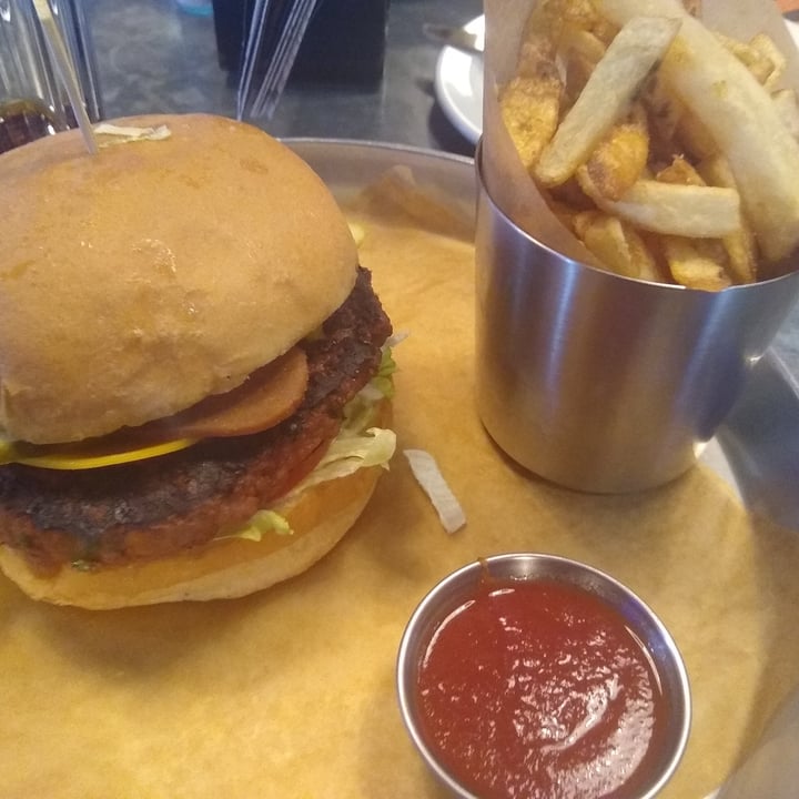 photo of Beertown Public House Burlington plant based beertown burger shared by @rajivvegan on  23 Oct 2023 - review