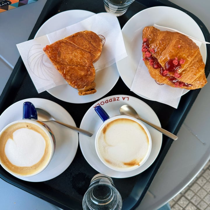 photo of La Zeppola Cuoricino con crema lotus shared by @therealnoccio on  26 Apr 2025 - review
