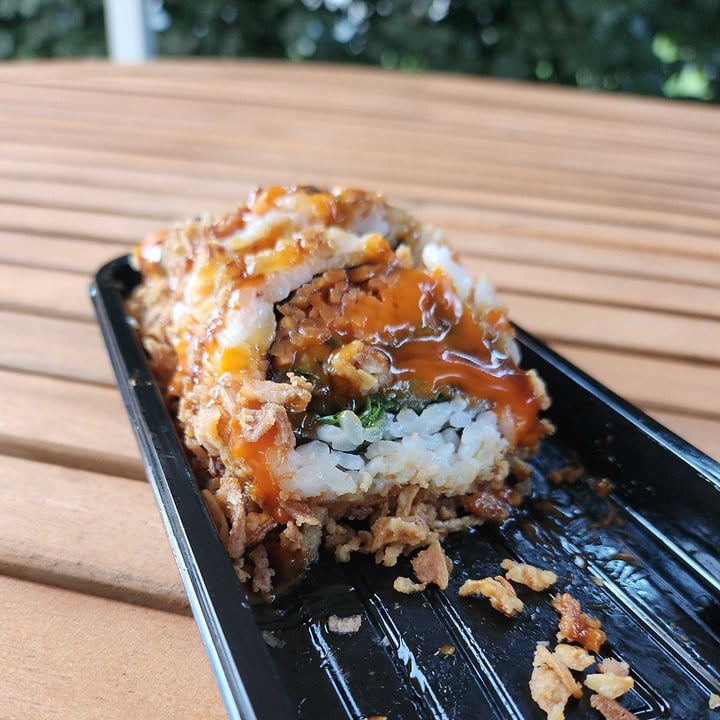 photo of Eat Happy Sushi california spicy veggie shared by @mayagiglio on  26 May 2024 - review