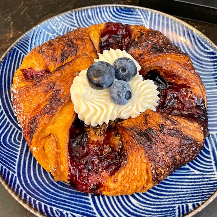 photo of Houldens Rise Above Blueberry Basil Danish shared by @alleycatz on  21 Aug 2023 - review