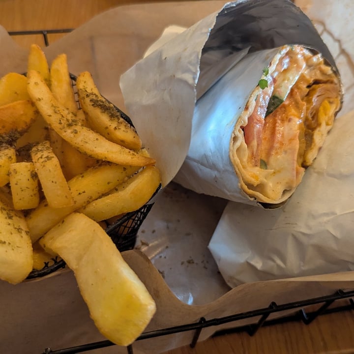 photo of Bliski Wschód Vege Street Food&Cocktail Bar Wegańska Shawarma shared by @bratkart0ffel on  03 Aug 2025 - review