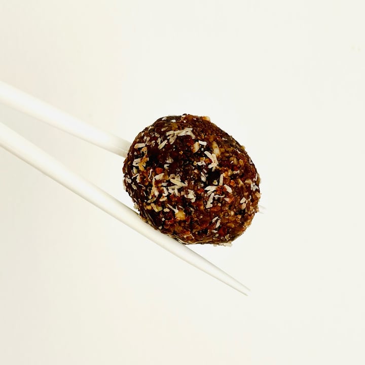 photo of Zenblends chocolate coconut energy bombs shared by @tamiapple on  30 Nov 2024 - review
