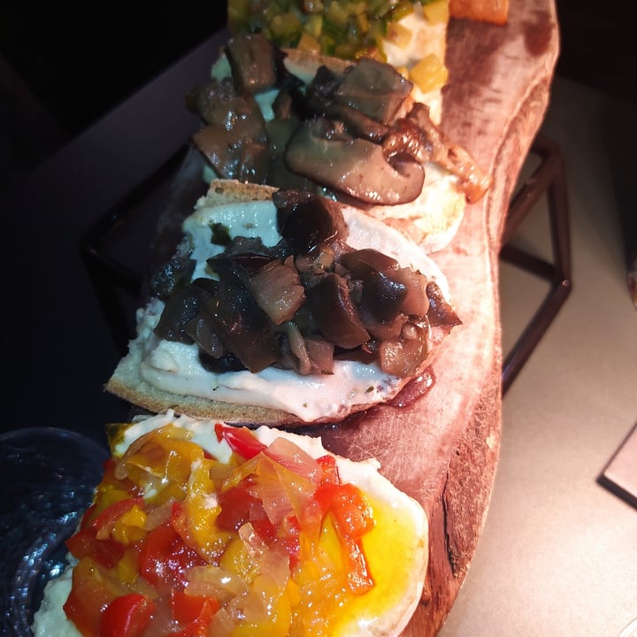 photo of Osteria L’Angolo Divino Crostini Vegani shared by @valy on  25 Aug 2023 - review