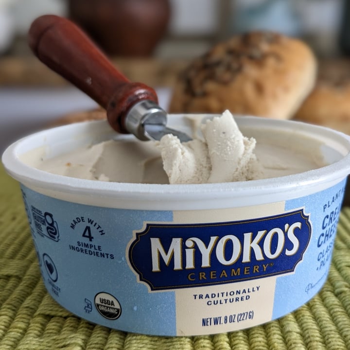 photo of Miyoko's Creamery Cashew Milk Cream Cheese shared by @theveganfeast on  26 Jan 2024 - review