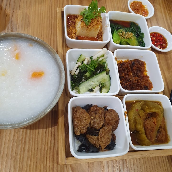 photo of Lotus Café 蓮心食坊 Taiwanese porridge Set shared by @mushroomtarian on  26 Oct 2023 - review