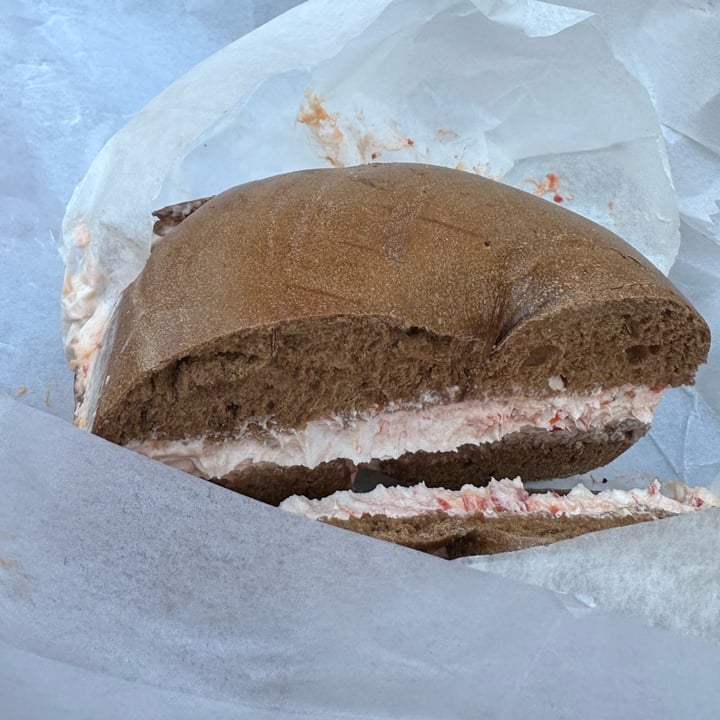 photo of Tompkins Square Bagels Pumpernickel Bagel shared by @davidroche13 on  04 Dec 2023 - review