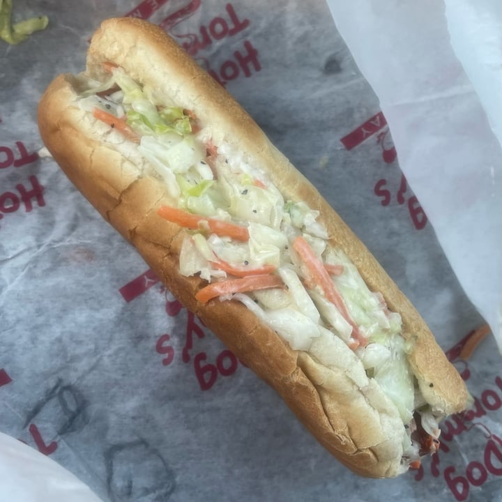 photo of Hot Dog Tommy's VEGAN DOG (V) with vegan coleslaw shared by @beckyhealthcoach on  15 Nov 2023 - review