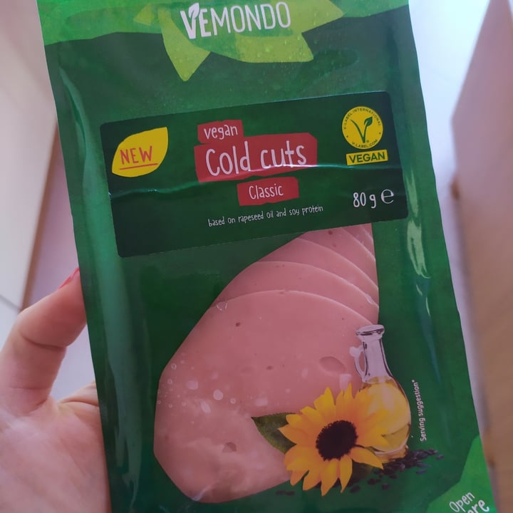 photo of Vemondo Vegan Cold Cuts Classic shared by @fraveganita on  22 Jan 2024 - review
