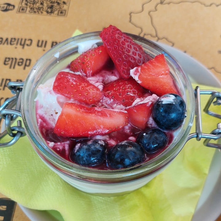 photo of Buddy Italian Restaurant Cafè Cheesecake Vegan Ai Frutti Di Bosco E Mirtilli shared by @fedepooh on  12 May 2024 - review