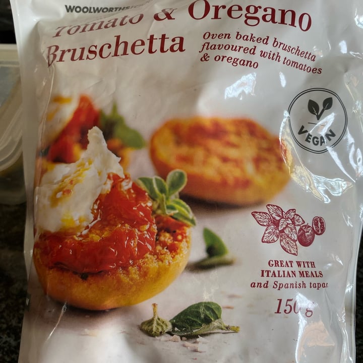 photo of Woolworths Food Tomato and oregano bruschetta shared by @lindybeukes60 on  25 Dec 2024 - review