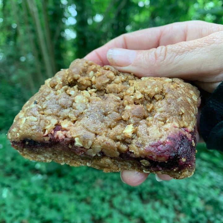 photo of Hobbs House Bakery fruit streusel shared by @unejanie on  27 Aug 2023 - review