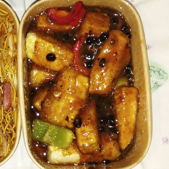 photo of Tofu Vegan Golders Green Sizzling fried tofu with black bean sauce shared by @sunmoony on  20 Sep 2023 - review