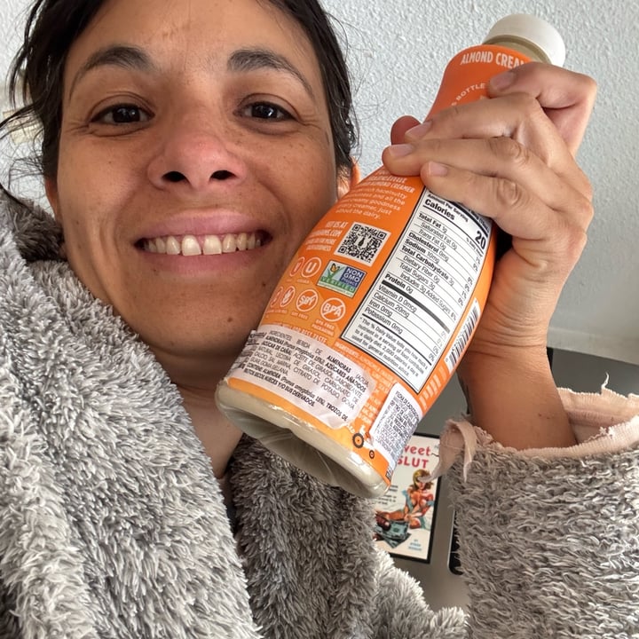 photo of Califia Farms Almondmilk Creamer Hazelnut shared by @veganads on  07 Mar 2025 - review