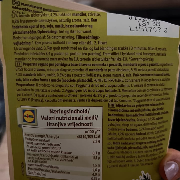 photo of Crownfield Porridge Apple & Almonds shared by @seitansistah on  15 Mar 2025 - review