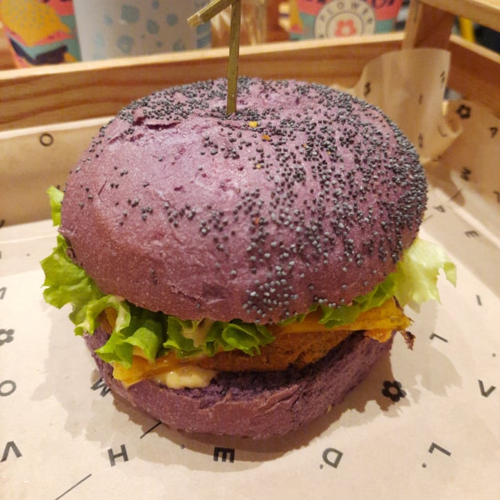 photo of Flower Burger Cheesy cecio shared by @gelfialice on  15 Oct 2023 - review