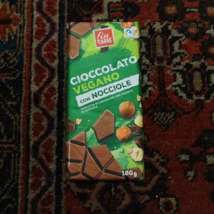 photo of Fin Carré Chocolate con avellanas troceadas shared by @botanicflora on  02 Dec 2023 - review