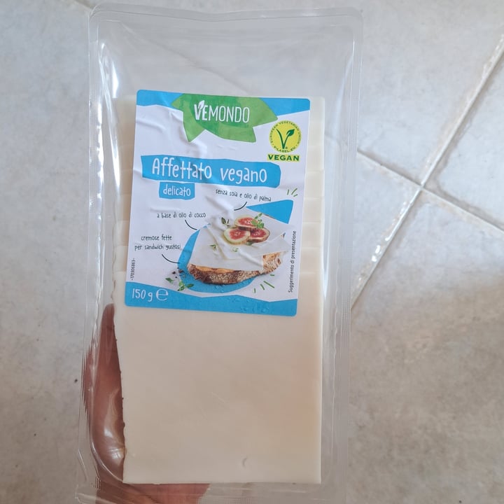 photo of Vemondo Affettato vegano delicato shared by @giuliasmart on  22 Sep 2023 - review