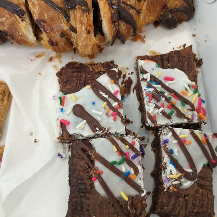 photo of Happy Little Treats Chocolate Fudge Poptart shared by @edav334 on  03 May 2024 - review