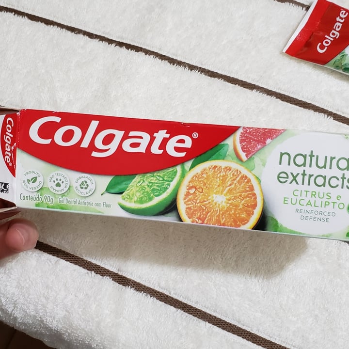 photo of Colgate Gel Dental Natural Extracts Citrus e Eucalipto shared by @vrgvegana on  10 Jul 2024 - review