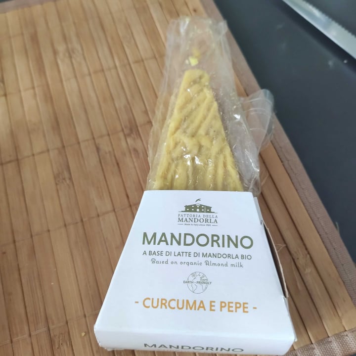 photo of La fattoria della mandorla mandorino curcuma e pepe shared by @semidichia on  08 May 2025 - review