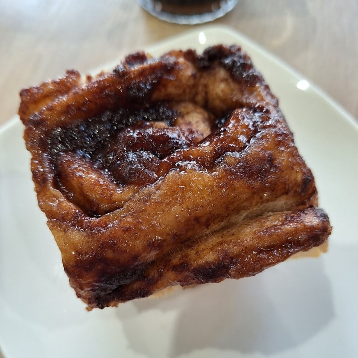 photo of slow bakes Cinnamon bun shared by @veganspicegirl on  06 Mar 2024 - review