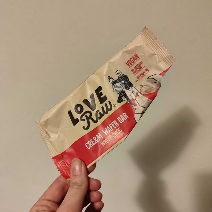 photo of LoveRaw Cre&m Wafer Bar White Choc shared by @lasonrisadeltrece on  17 Nov 2023 - review