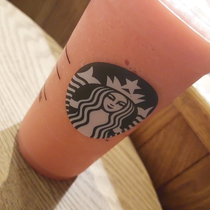 photo of Starbucks Frappuccino De Vainilla Y Frambuesa shared by @almendrx on  24 Sep 2023 - review