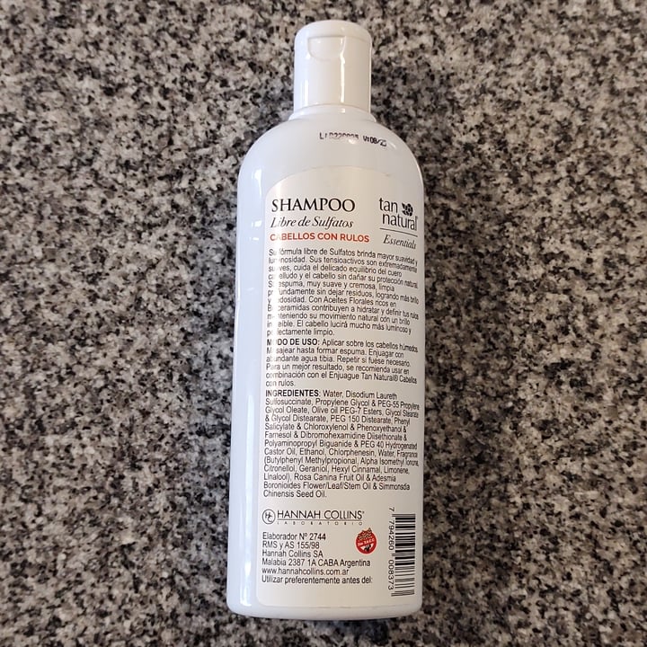 photo of Tan Natural Shampoo Con Aceites Florales Para Cabellos Con Rulos shared by @vaninaza on  29 Sep 2023 - review